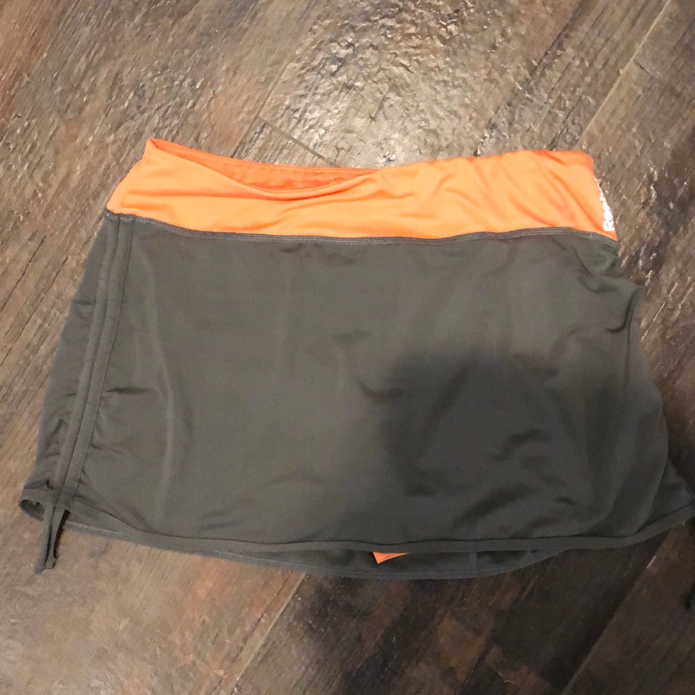 ACTIVE WEAR -Reebok tennis skort with zipper(back)